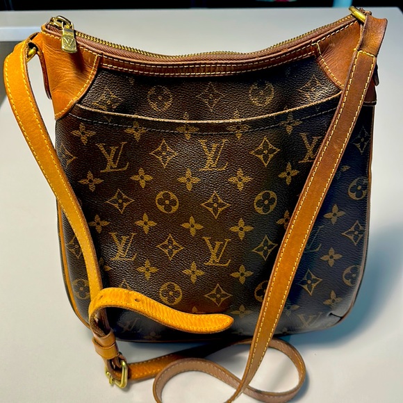 Louis Vuitton Bags Authentic Luis Vuitton Cross Body Bag Poshmark
